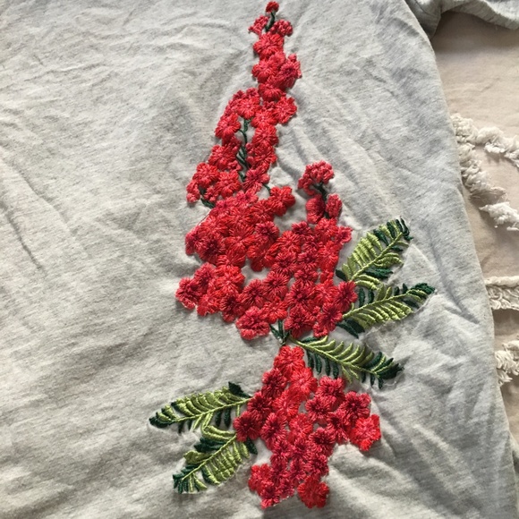 Embroidered HM Tee Shirt - Picture 3 of 4